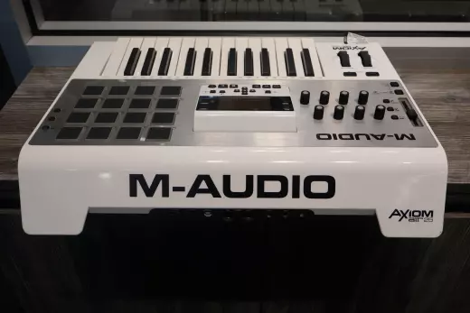 M-Audio Axiom Air 25 2